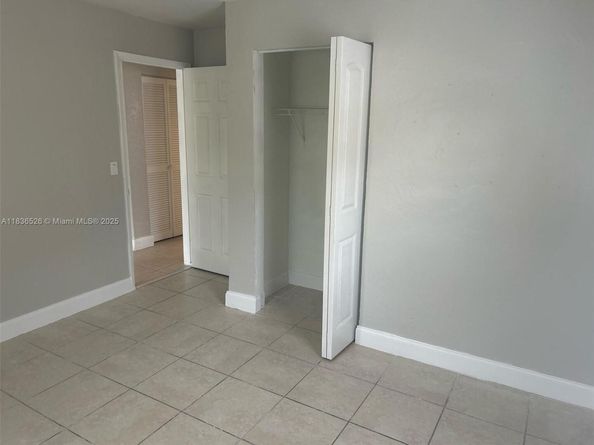 5456 NW 1st Ave, Oakland Park FL 33309