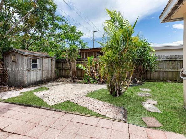 5456 NW 1st Ave, Oakland Park FL 33309