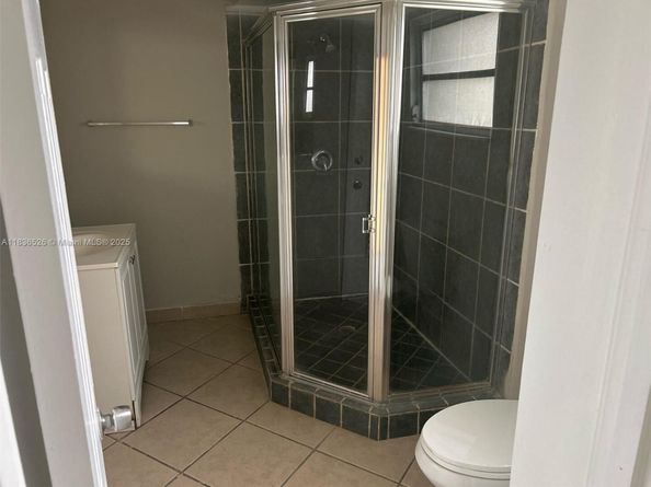 5456 NW 1st Ave, Oakland Park FL 33309