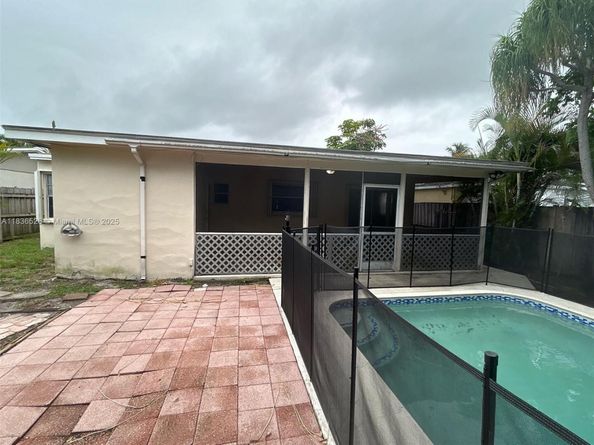 5456 NW 1st Ave, Oakland Park FL 33309