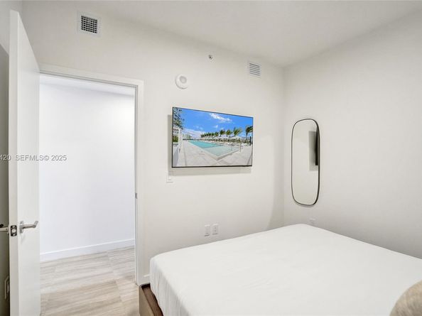 580 72nd St 905, Miami Beach FL 33141