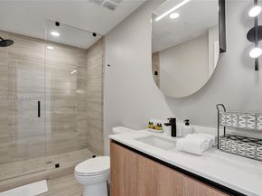 580 72nd St 905, Miami Beach FL 33141