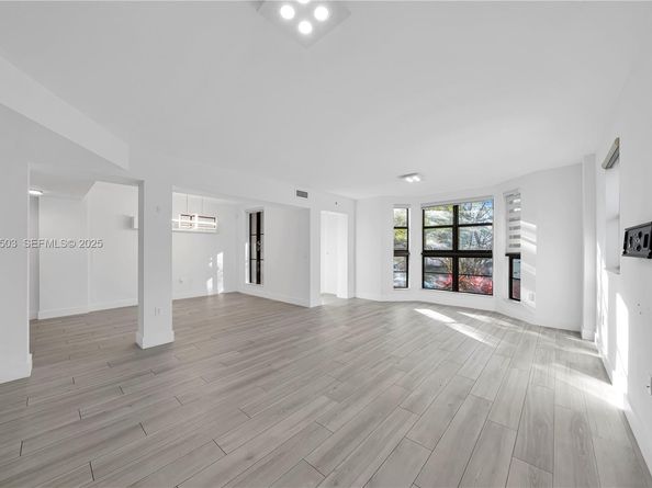 1650 Galiano St TH15, Coral Gables FL 33134