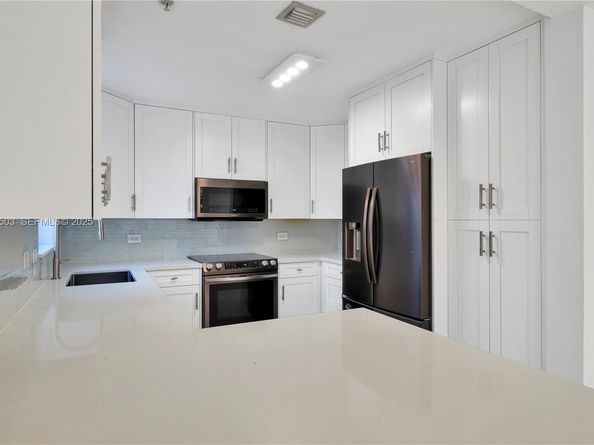 1650 Galiano St TH15, Coral Gables FL 33134