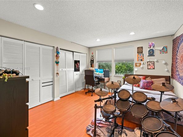 167 Bayridge Ln, Weston FL 33326