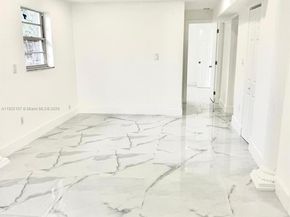 712 Hialeah Dr, Hialeah FL 33010