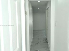 712 Hialeah Dr, Hialeah FL 33010