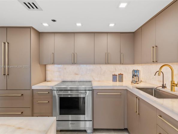 2025 Brickell Ave 1705, Miami FL 33129
