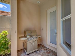 522 Les Jardin Dr, Palm Beach Gardens FL 33410