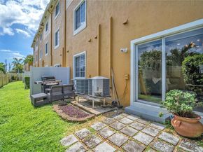 121 NW 2nd Ave 4, Hallandale Beach FL 33009