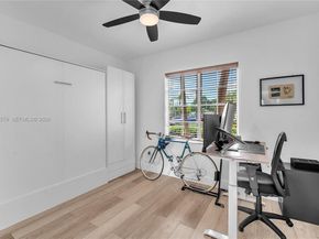 121 NW 2nd Ave 4, Hallandale Beach FL 33009