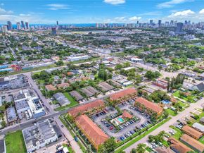 121 NW 2nd Ave 4, Hallandale Beach FL 33009