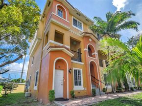 121 NW 2nd Ave 4, Hallandale Beach FL 33009