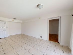 2415 NW 16th St Rd 4101, Miami FL 33125