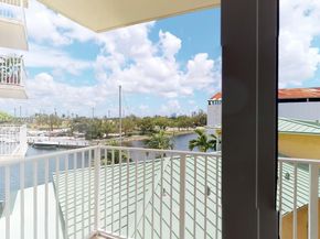 2415 NW 16th St Rd 4101, Miami FL 33125