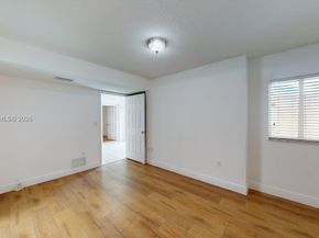 2415 NW 16th St Rd 4101, Miami FL 33125