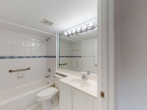 2415 NW 16th St Rd 4101, Miami FL 33125