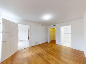 2415 NW 16th St Rd 4101, Miami FL 33125