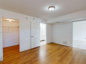 2415 NW 16th St Rd 4101, Miami FL 33125