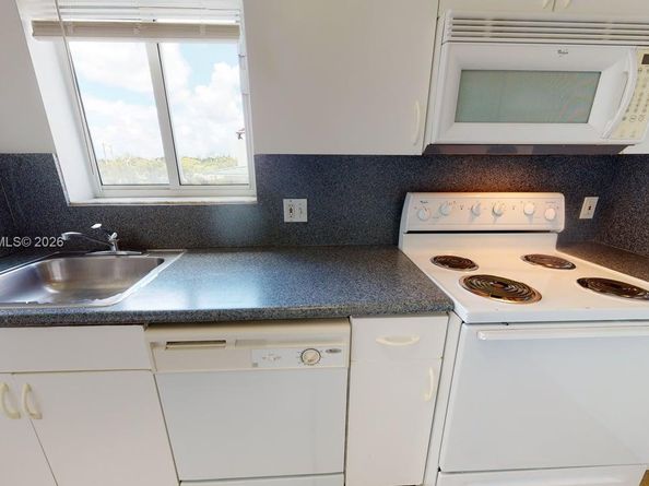 2415 NW 16th St Rd 4101, Miami FL 33125