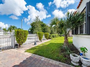 1844 NW 47th St, Miami FL 33142