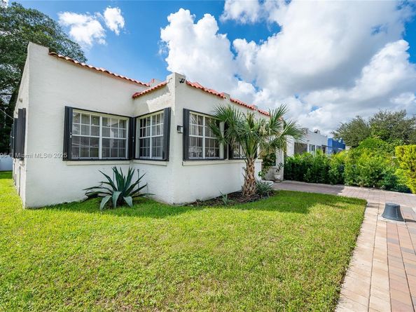 1844 NW 47th St, Miami FL 33142