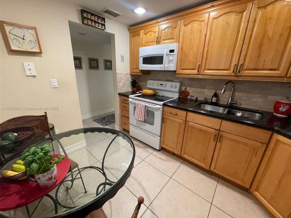 8065 SW 107th Ave 113, Miami FL 33173