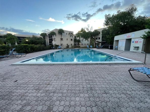 8065 SW 107th Ave 113, Miami FL 33173