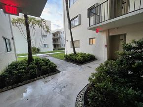 8065 SW 107th Ave 113, Miami FL 33173