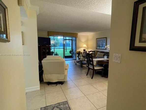8065 SW 107th Ave 113, Miami FL 33173