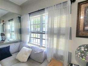 3082 NW 4th St, Miami FL 33125
