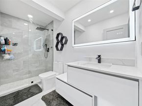 7874 NW 175th St, Hialeah FL 33015