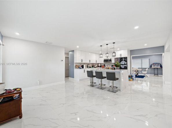 7874 NW 175th St, Hialeah FL 33015