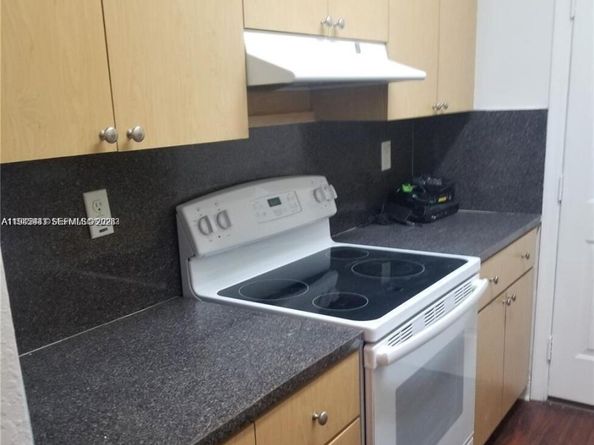 941 NE 169th St 216, North Miami Beach FL 33162