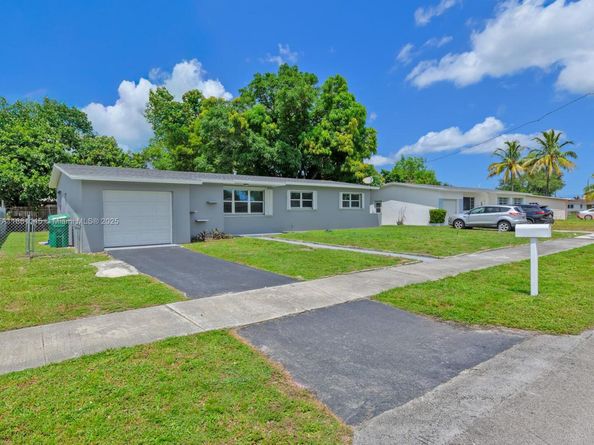 3781 NW 192nd St, Miami Gardens FL 33055