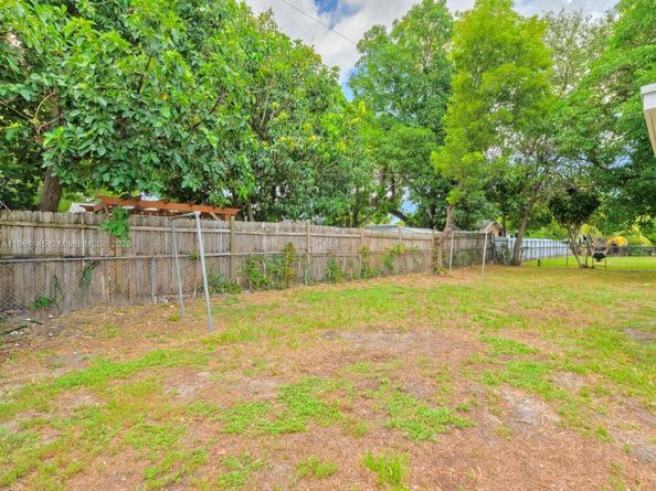 3781 NW 192nd St, Miami Gardens FL 33055