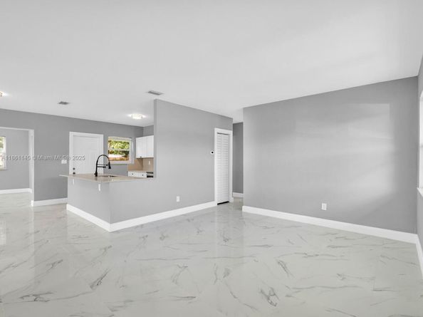 3781 NW 192nd St, Miami Gardens FL 33055