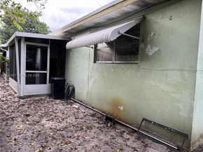 Undisclosed Address #A11946267, Hollywood FL 33020