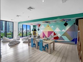 121 NE 34th St 1904, Miami FL 33137