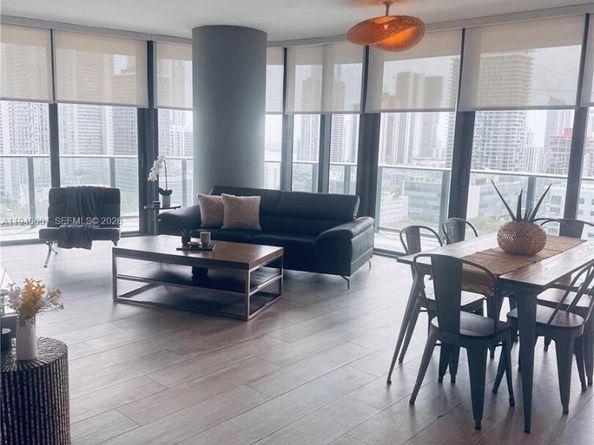 121 NE 34th St 1904, Miami FL 33137