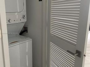 121 NE 34th St 1904, Miami FL 33137