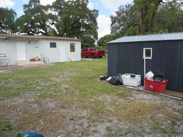 2850 NW 170th St, Miami Gardens FL 33056