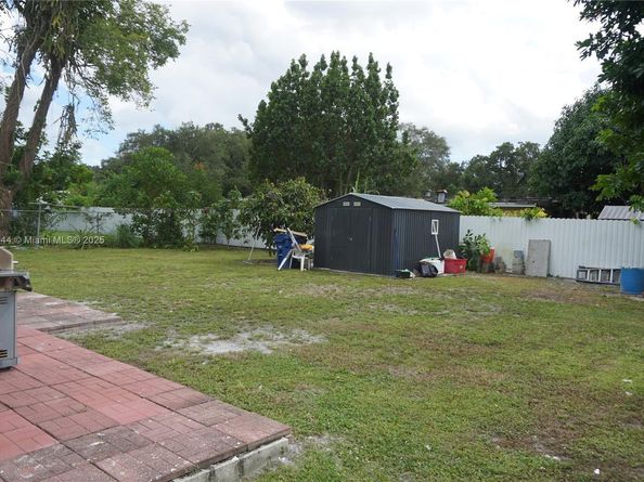 2850 NW 170th St, Miami Gardens FL 33056