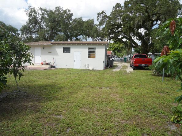 2850 NW 170th St, Miami Gardens FL 33056