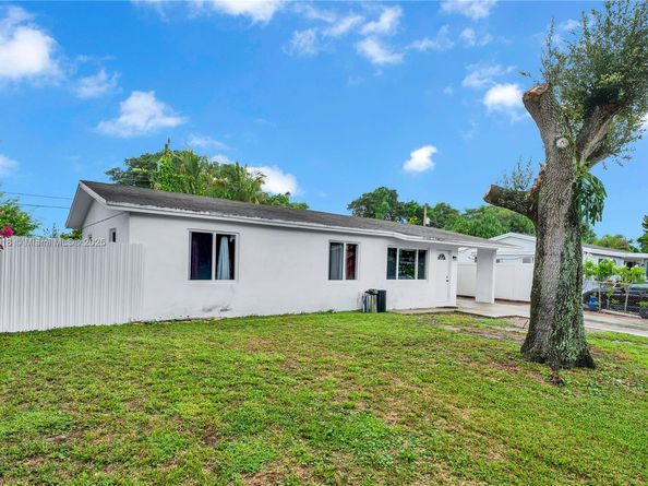 4390 SW 24th St, Fort Lauderdale FL 33317