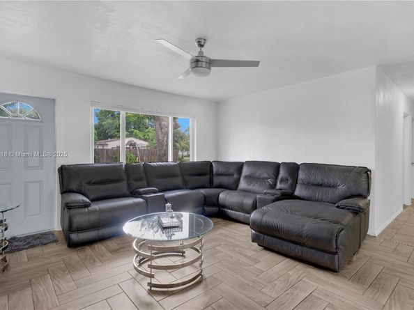 4390 SW 24th St, Fort Lauderdale FL 33317