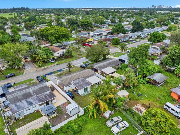 4390 SW 24th St, Fort Lauderdale FL 33317