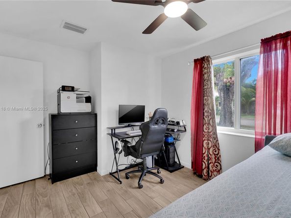 4390 SW 24th St, Fort Lauderdale FL 33317