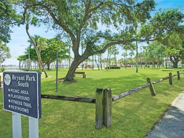 421 S Lakeside Dr 10, Other City - In The State Of Florida FL 33460