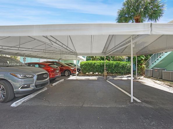 421 S Lakeside Dr 10, Other City - In The State Of Florida FL 33460